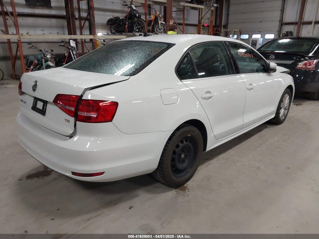 3VWD17AJ4FM319161 Volkswagen Jetta