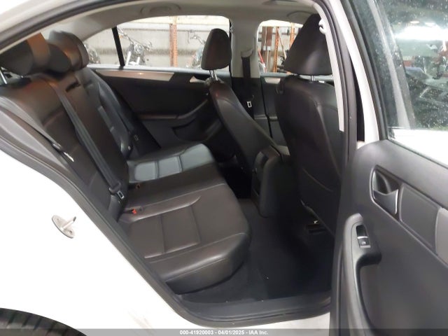 3VWD17AJ4FM319161 Volkswagen Jetta