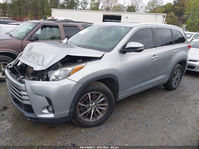 5TDKZRFH2JS538634 Toyota Highlander Xle