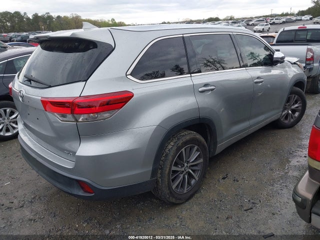 5TDKZRFH2JS538634 Toyota Highlander Xle