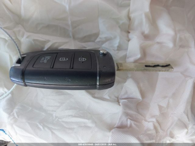 5NMS2CAD9LH254025 Hyundai Santa Fe Se