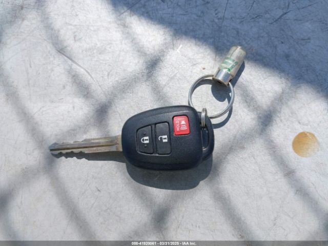 JTMZFREV1HJ114691 Toyota RAV4 LE