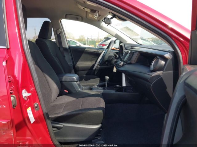 JTMZFREV1HJ114691 Toyota RAV4 LE
