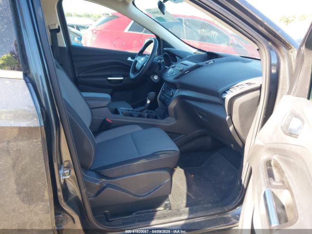 1FMCU9GD6HUC70333 Ford ESCAPE SE
