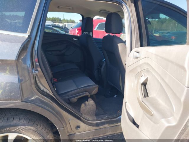 1FMCU9GD6HUC70333 Ford ESCAPE SE