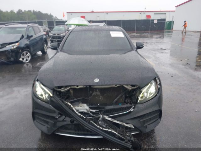 WDDZF4KB2JA302886 Mercedes-Benz E 300 4matic