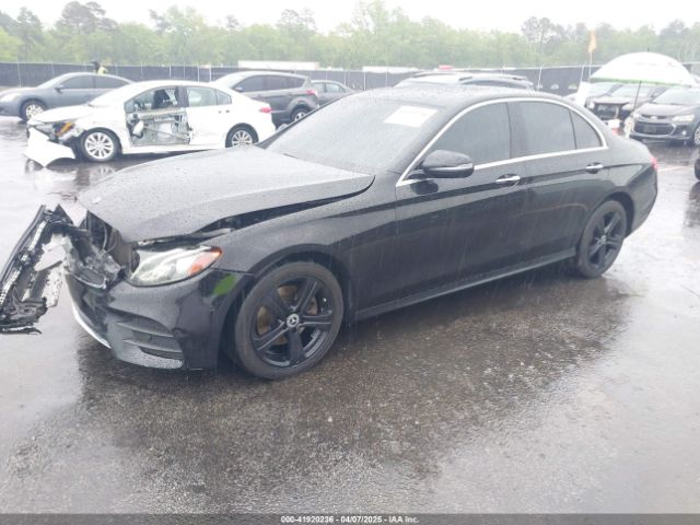 WDDZF4KB2JA302886 Mercedes-Benz E 300 4matic