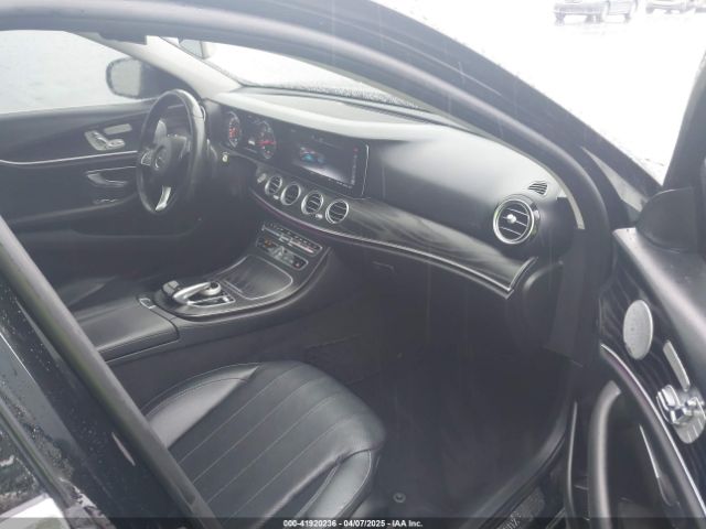 WDDZF4KB2JA302886 Mercedes-Benz E 300 4matic