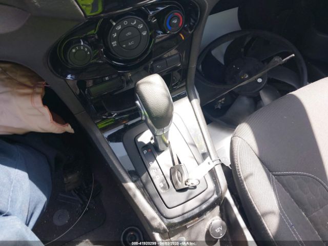 3FADP4BJ4KM149995 Ford FIESTA SE