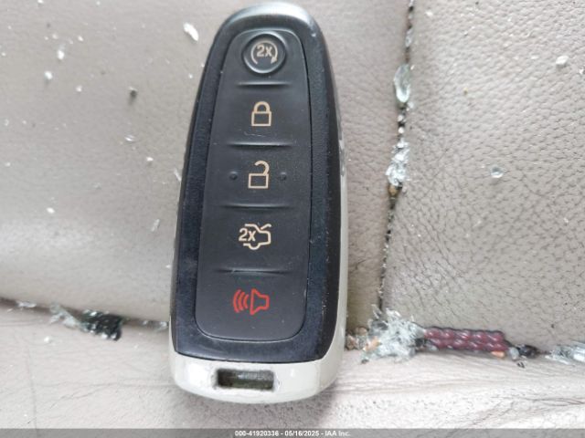 1FMCU9J98GUB84962 Ford Escape Titanium