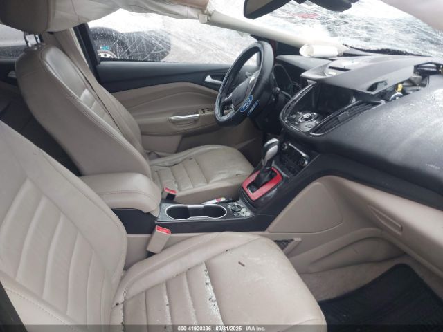 1FMCU9J98GUB84962 Ford Escape Titanium