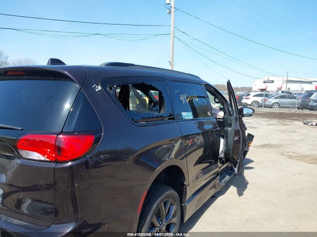 2C4RC1BG6JR291643 Chrysler Pacifica Touring L