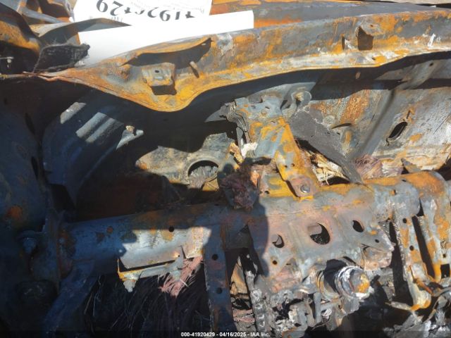 KM8SMDHF6HU226931 Hyundai Santa Fe Se