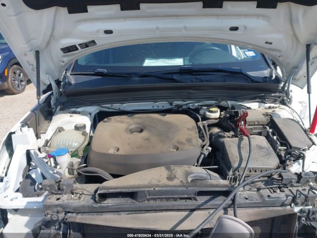 YV4162UM1K2156273 Volvo Xc40 T5 R-design