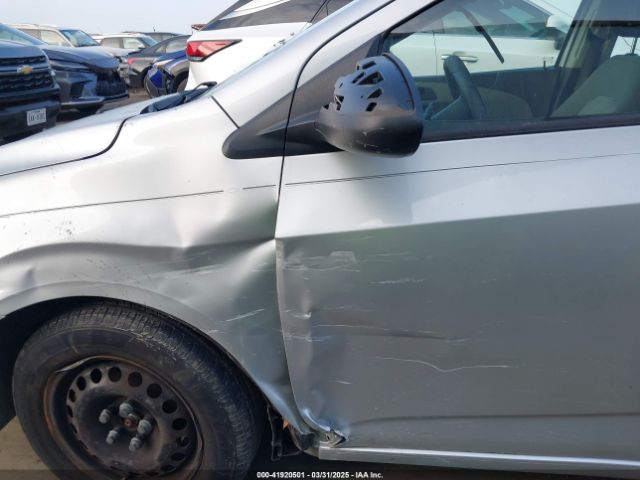 1G1JA5SH9F4205585 Chevrolet Sonic Ls Auto