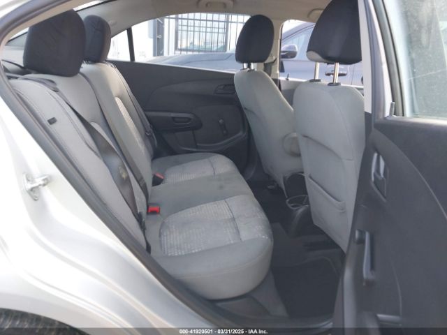 1G1JA5SH9F4205585 Chevrolet Sonic Ls Auto