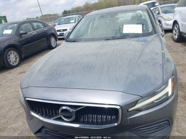 7JR102FK4KG002855 Volvo S60 T5 Momentum