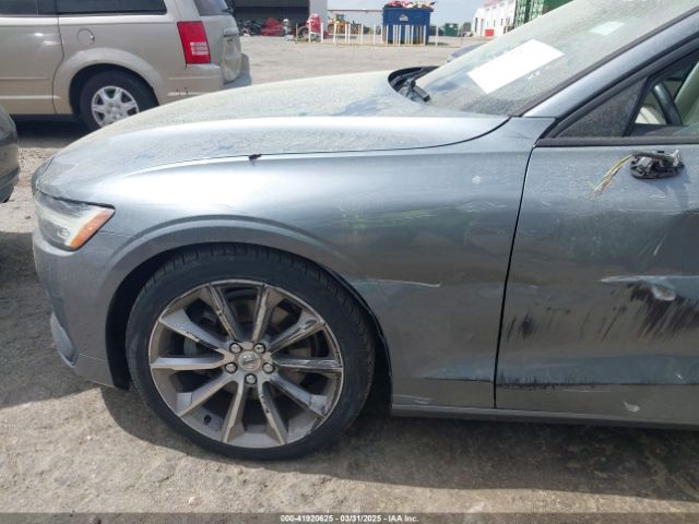 7JR102FK4KG002855 Volvo S60 T5 Momentum