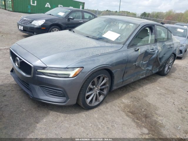 7JR102FK4KG002855 Volvo S60 T5 Momentum
