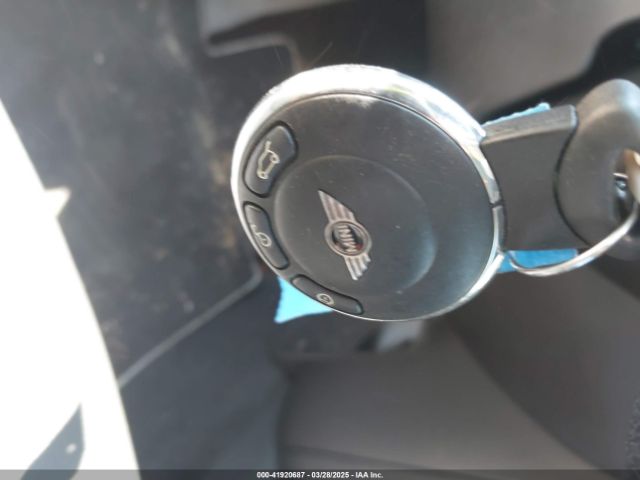 2012 MINI COOPER CLUBMAN WMWZF3C52CT189930 Photo 10