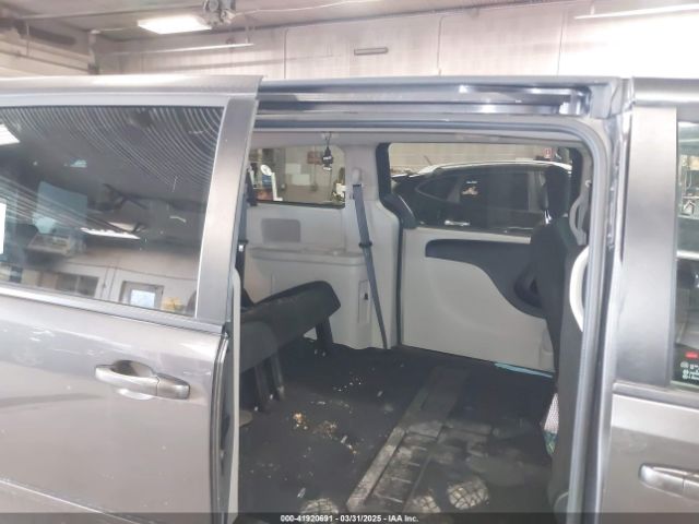 2C4RDGBG6GR218412 Dodge Grand Caravan Se