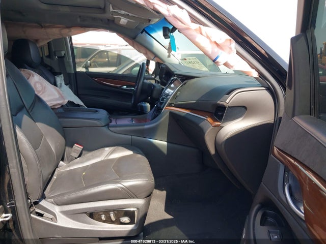 1GYS3BKJ4HR354882 Cadillac Escalade Luxury