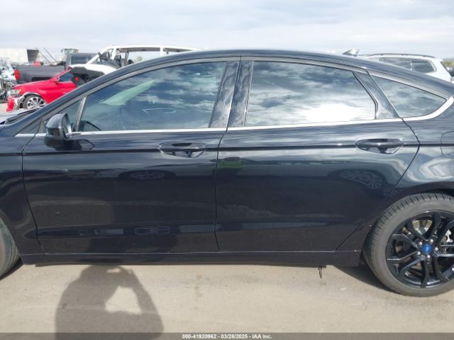 3FA6P0HDXKR184031 Ford FUSION SE