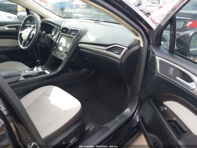 3FA6P0HDXKR184031 Ford FUSION SE