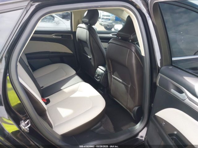 3FA6P0HDXKR184031 Ford FUSION SE