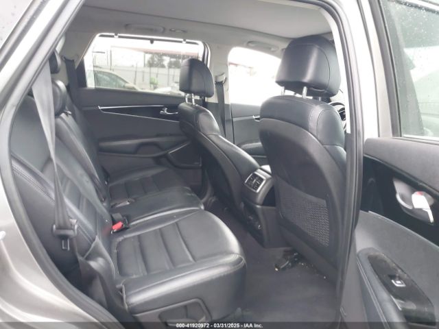 5XYPK4A56HG187602 KIA Sorento 3.3l Sx