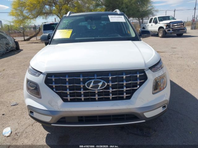 KMHRC8A35NU180027 Hyundai Venue Limited