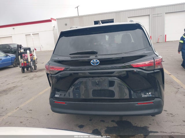 5TDKSKFC1NS042455 Toyota SIENNA LE