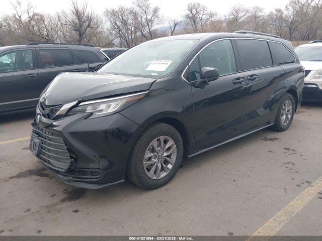 5TDKSKFC1NS042455 Toyota SIENNA LE