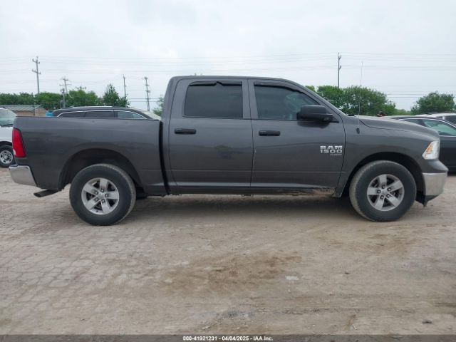 3C6RR6KG2NG205761 RAM 1500 Classic Tradesman  4x2 5'7 Box