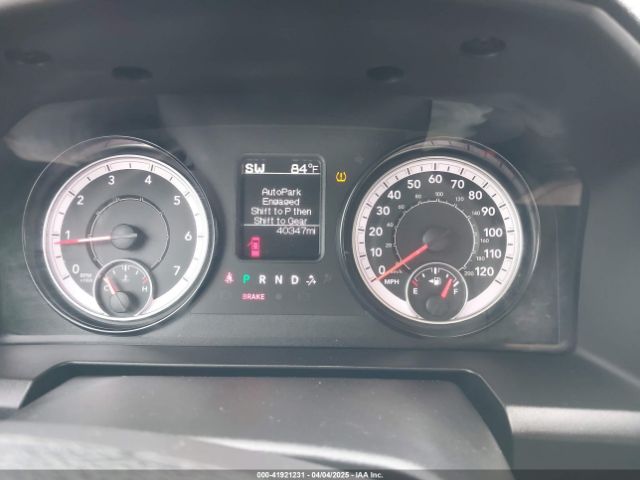 3C6RR6KG2NG205761 RAM 1500 Classic Tradesman  4x2 5'7 Box
