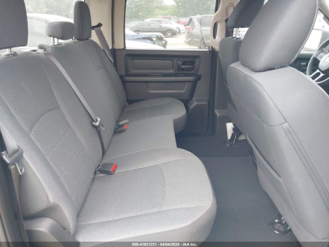 3C6RR6KG2NG205761 RAM 1500 Classic Tradesman  4x2 5'7 Box