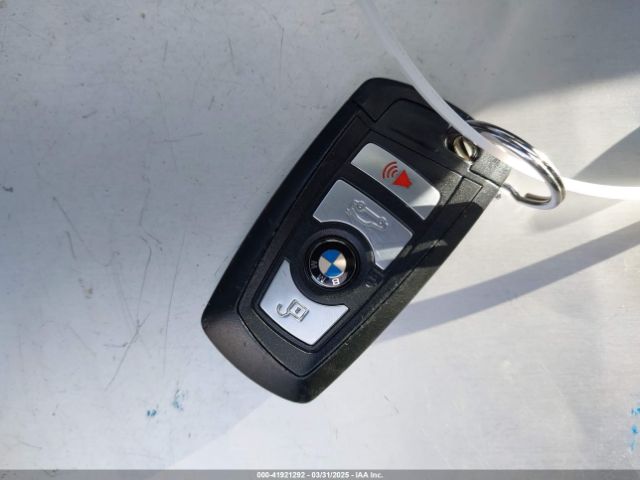 WBA8A9C54JAH12017 BMW 320i