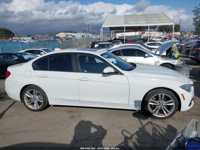 WBA8A9C54JAH12017 BMW 320i