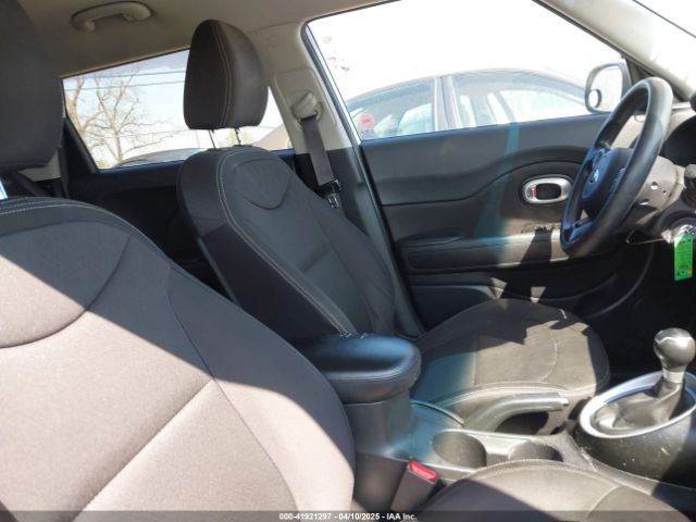 KNDJN2A24F7793515 KIA Soul