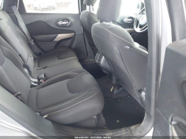 1C4PJMCB4HD213716 Jeep Cherokee Latitude 4x4