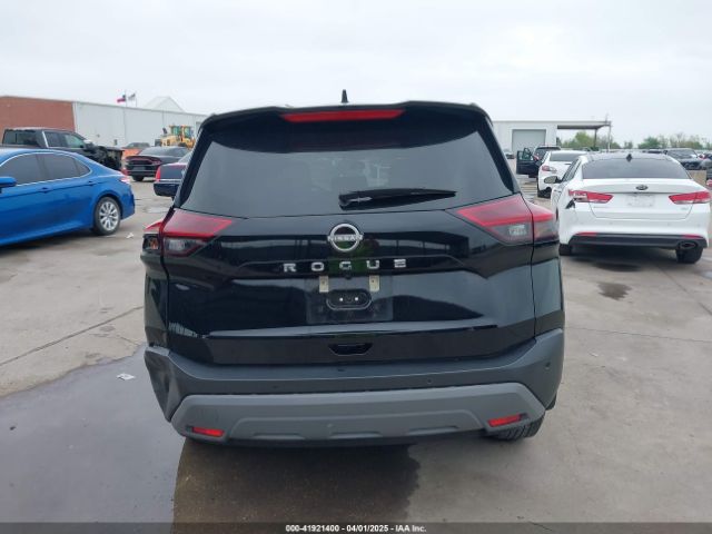 5N1BT3AA8PC802518 Nissan Rogue S Fwd