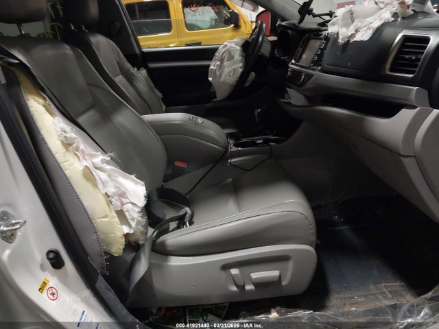 5TDJZRFH5KS626235 Toyota Highlander Xle