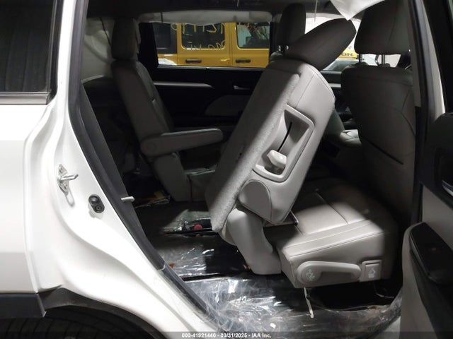 5TDJZRFH5KS626235 Toyota Highlander Xle