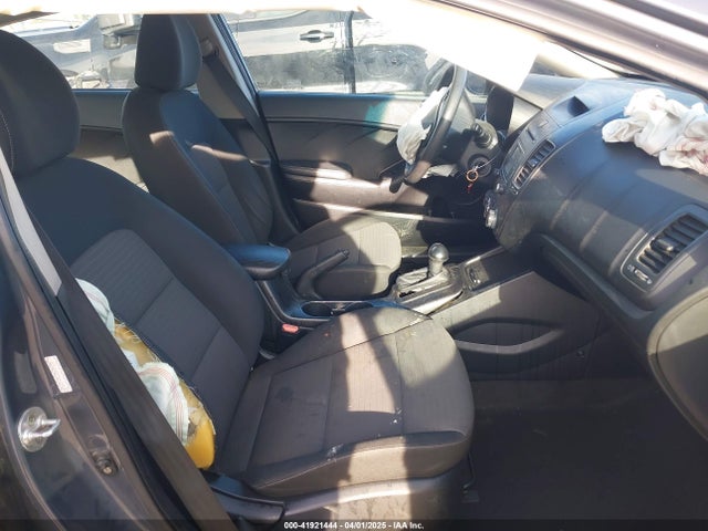 KNAFX4A6XG5549120 KIA FORTE LX