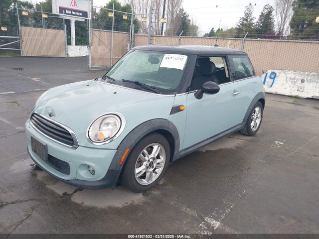 2011 MINI COOPER WMWSU3C55BT096972 Photo 1