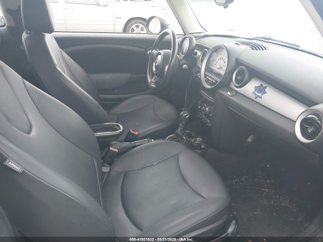 2011 MINI COOPER WMWSU3C55BT096972 Photo 4