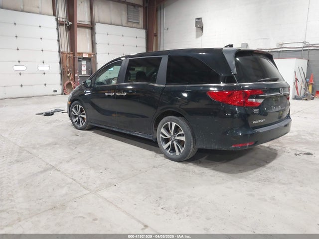 Honda Odyssey Touring 2024 5FNRL6H80RB044915 Image 3