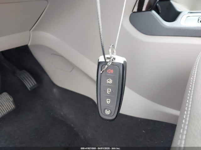 1FMCU0J93HUF10664 Ford Escape Titanium