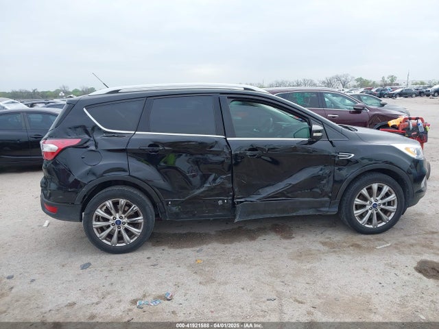1FMCU0J93HUF10664 Ford Escape Titanium