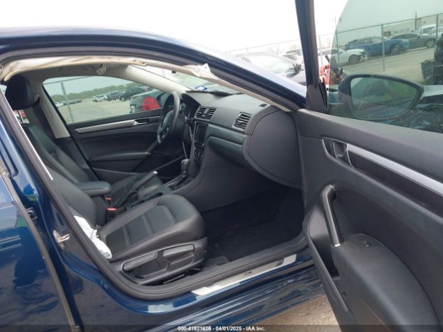 1VWAA7A35JC040106 Volkswagen Passat 2.0t R-line/2.0t S